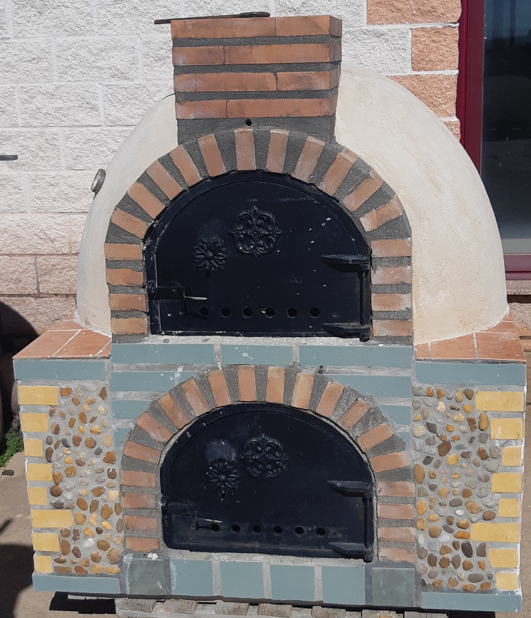 HORNO MONTADO CON HORNILLA DISEÑO TRENCADÍS